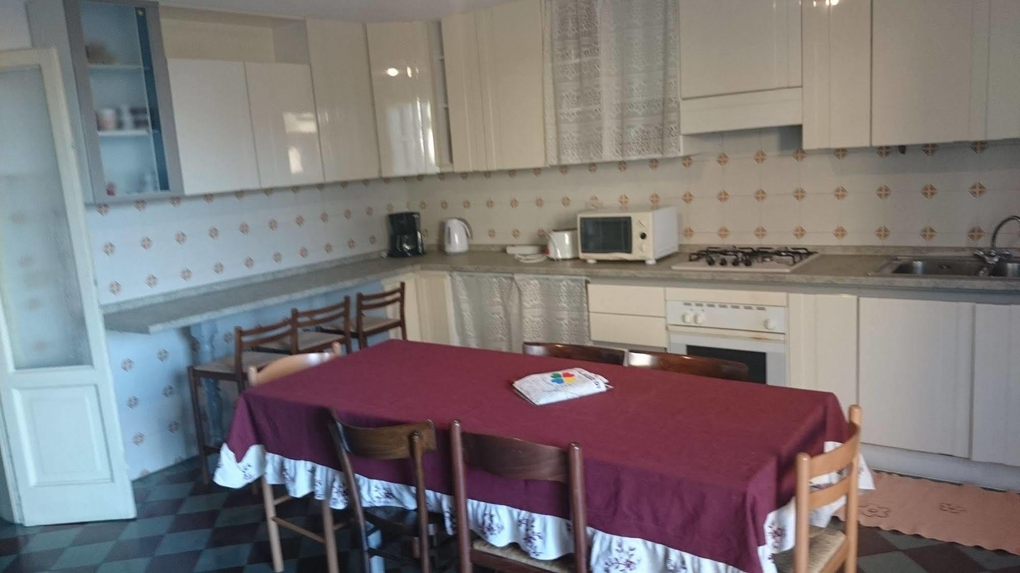 Esmera Appartement *